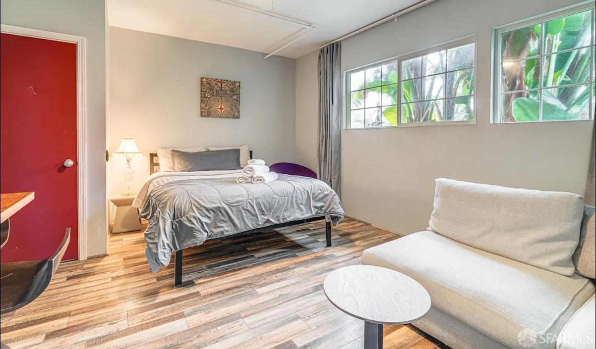 Detail Gallery Image 7 of 29 For 119 Lotus Way, East Palo Alto,  CA 94303 - 5 Beds | 4 Baths