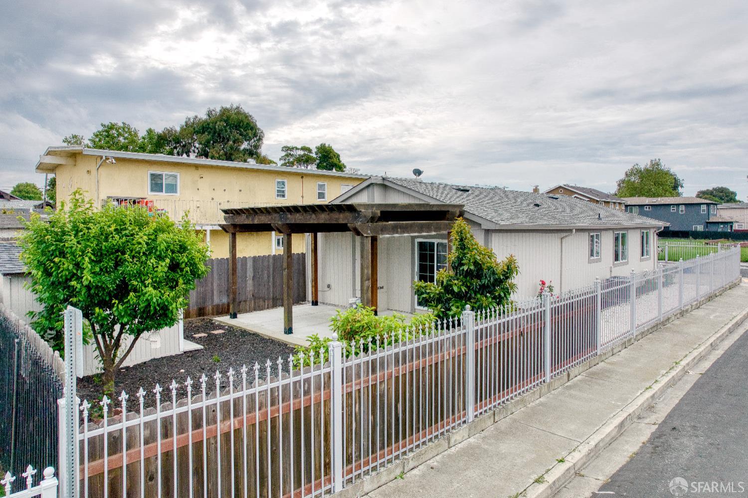 Detail Gallery Image 29 of 29 For 401 Silver Ave, Richmond,  CA 94801 - 3 Beds | 2 Baths