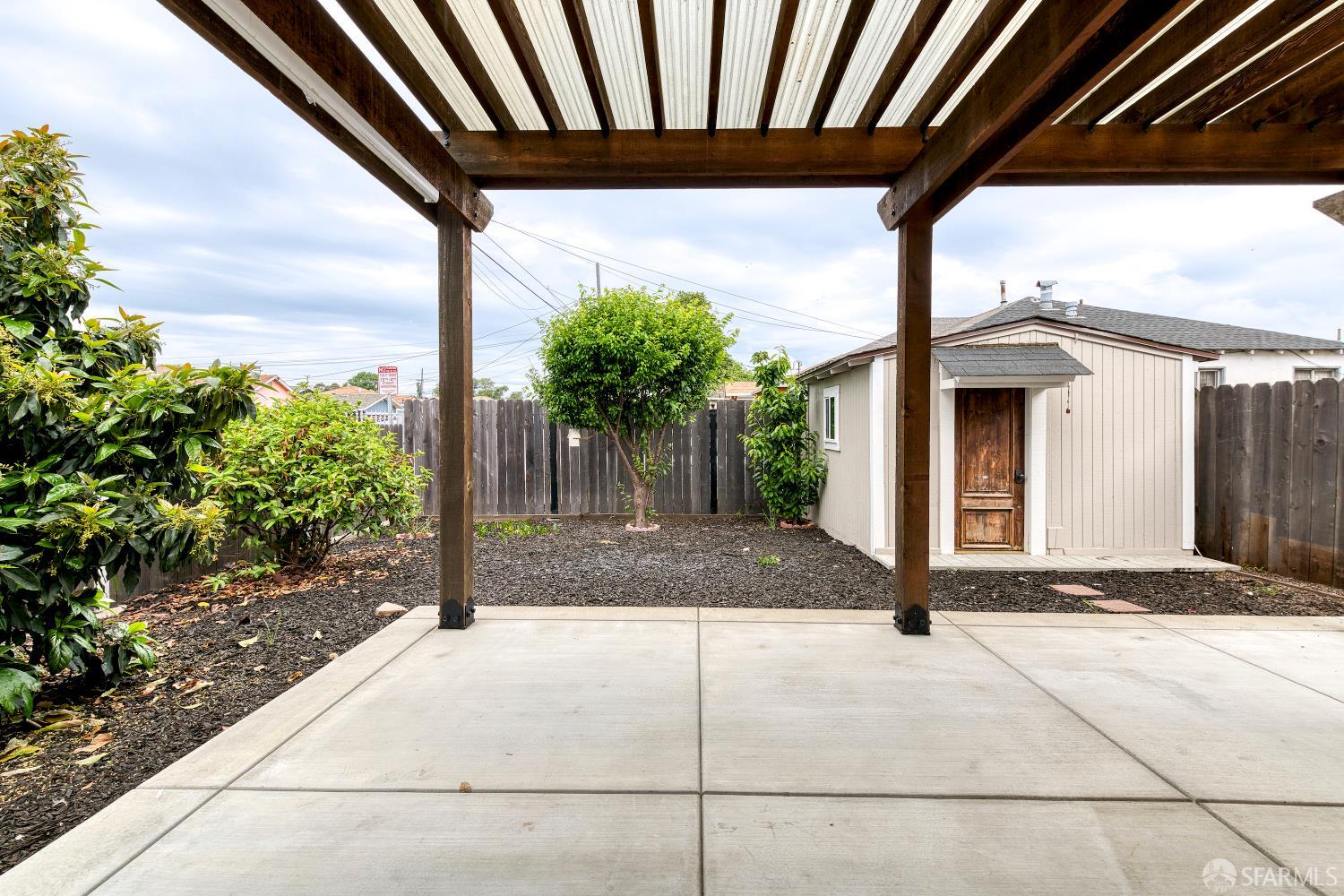 Detail Gallery Image 24 of 29 For 401 Silver Ave, Richmond,  CA 94801 - 3 Beds | 2 Baths