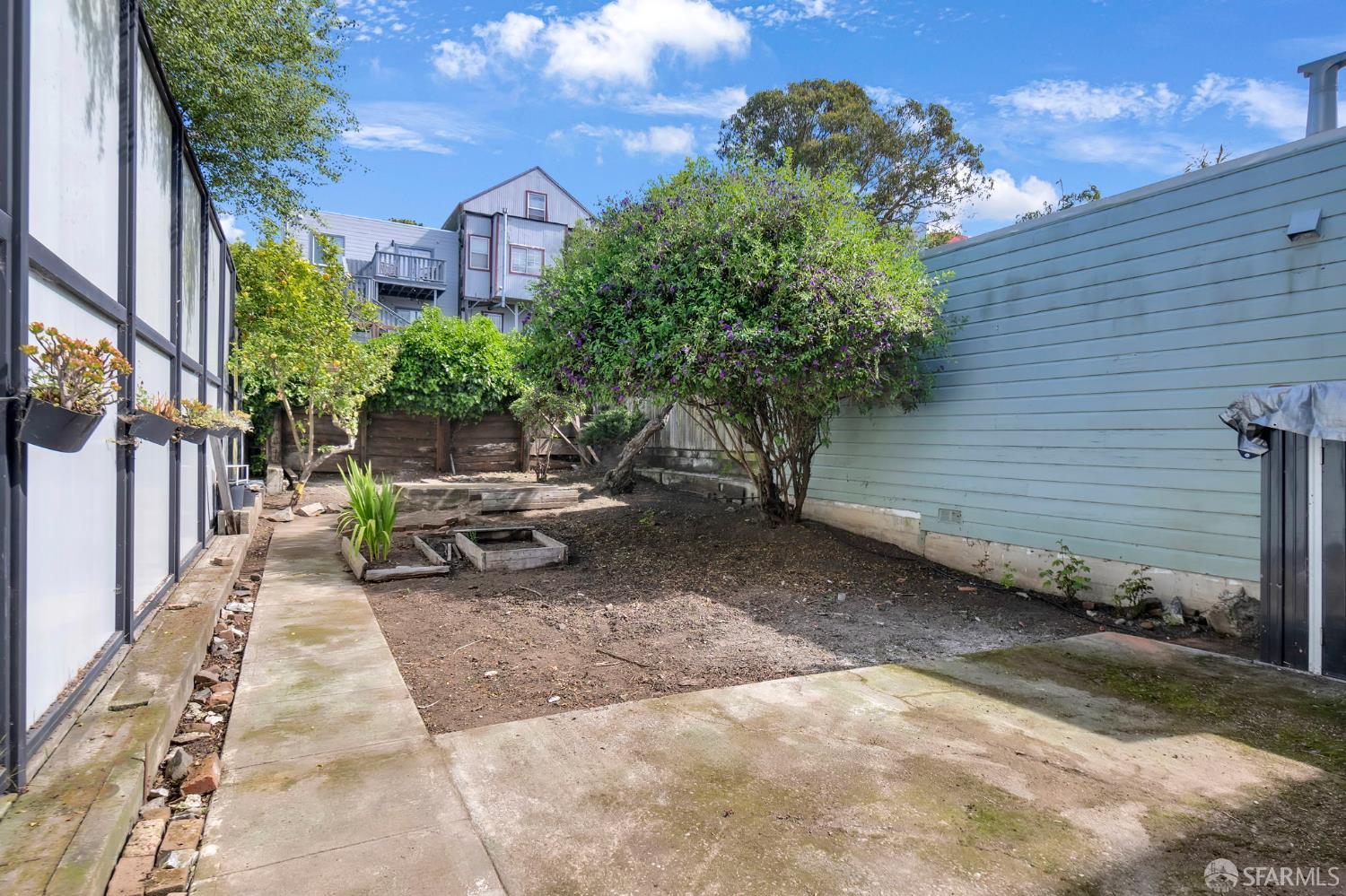 Detail Gallery Image 21 of 46 For 1560 Mckinnon Ave, San Francisco,  CA 94124 - 3 Beds | 1/1 Baths