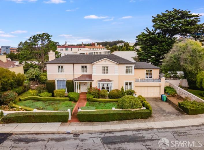 Detail Gallery Image 2 of 49 For 44 Stonecrest Dr, San Francisco,  CA 94132 - 4 Beds | 5 Baths