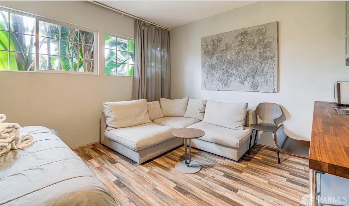 Detail Gallery Image 13 of 29 For 119 Lotus Way, East Palo Alto,  CA 94303 - 5 Beds | 4 Baths