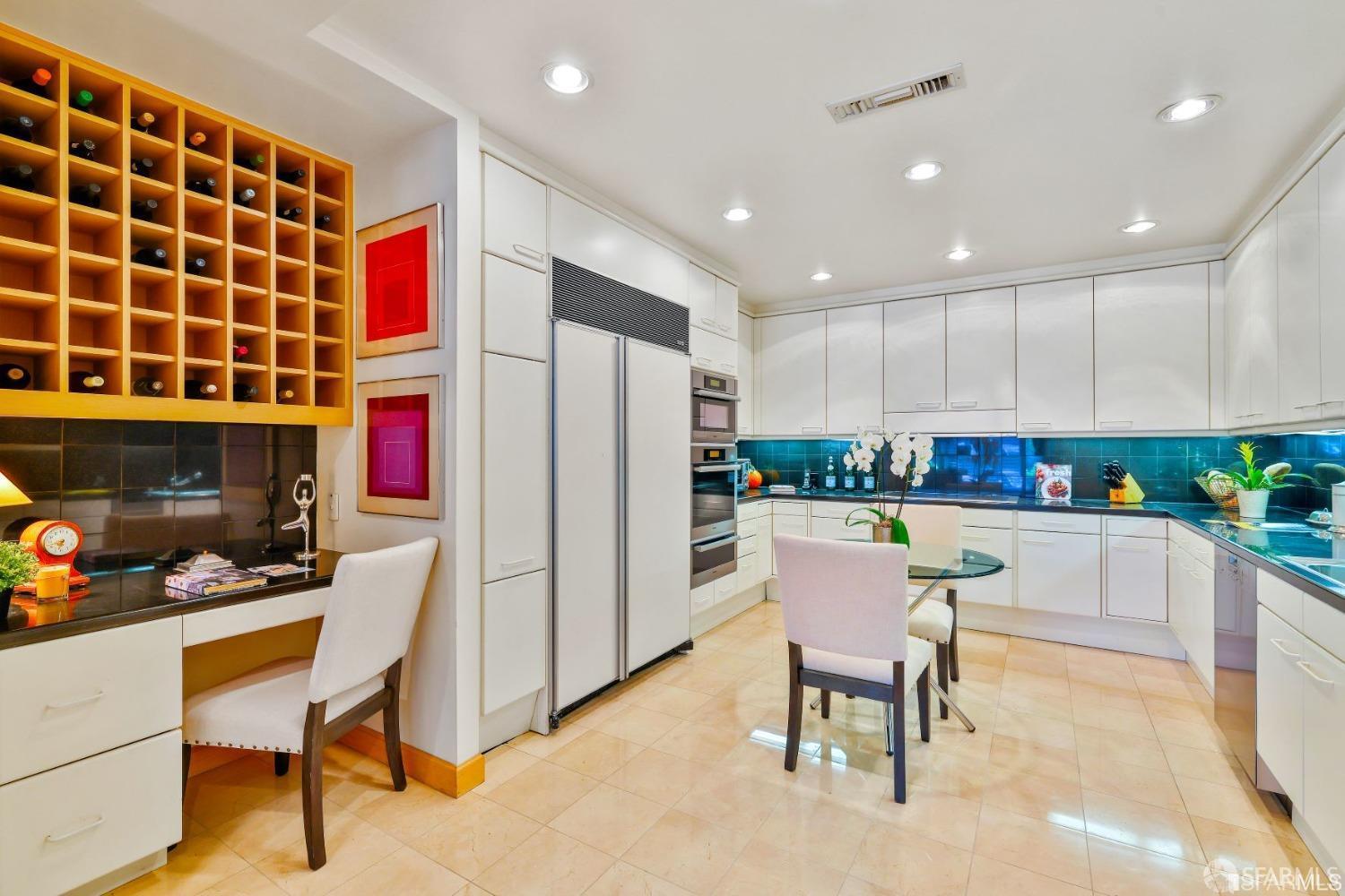 Detail Gallery Image 9 of 19 For 1150 Sacramento St #201,  San Francisco,  CA 94108 - 2 Beds | 3 Baths