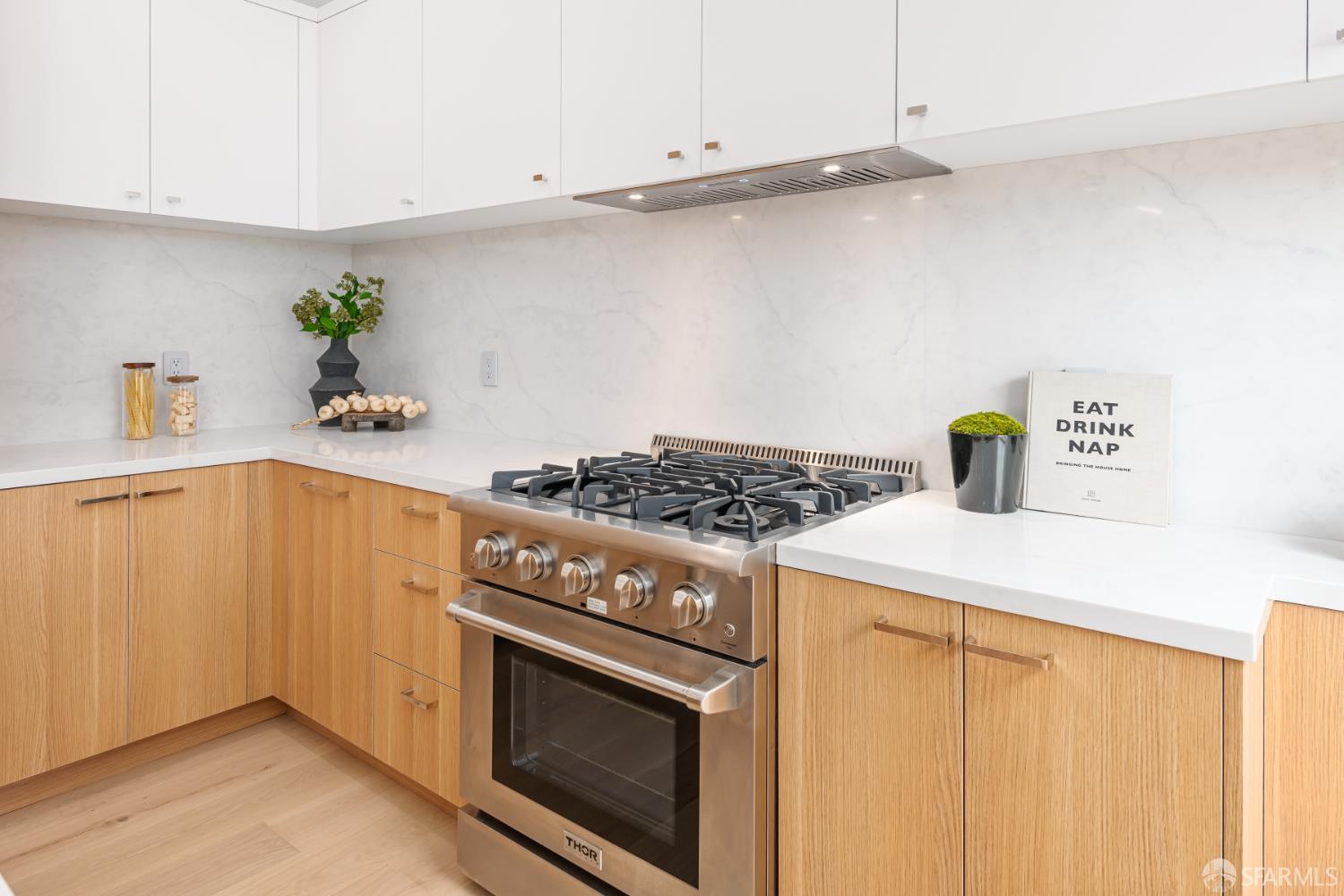 Detail Gallery Image 3 of 43 For 1400 Broadway, San Francisco,  CA 94109 - 3 Beds | 2 Baths