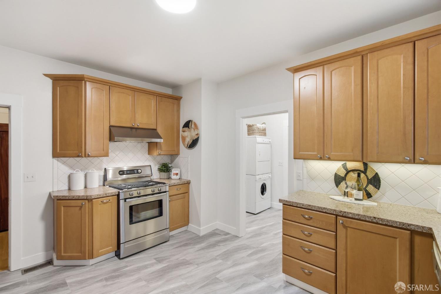 Detail Gallery Image 13 of 69 For 161 Eureka St, San Francisco,  CA 94114 - – Beds | – Baths