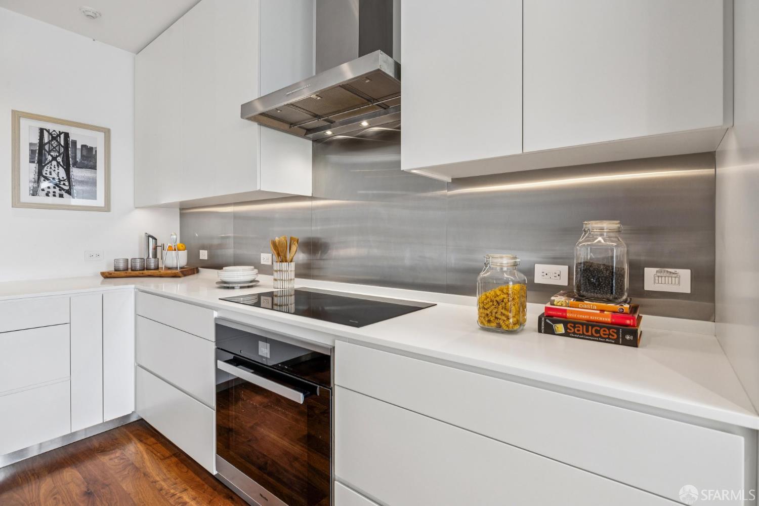 Detail Gallery Image 24 of 98 For 3627 21st St, San Francisco,  CA 94114 - 3 Beds | 3 Baths