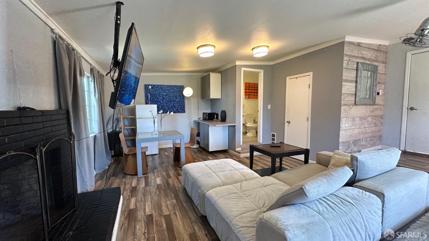 Detail Gallery Image 24 of 29 For 119 Lotus Way, East Palo Alto,  CA 94303 - 5 Beds | 4 Baths