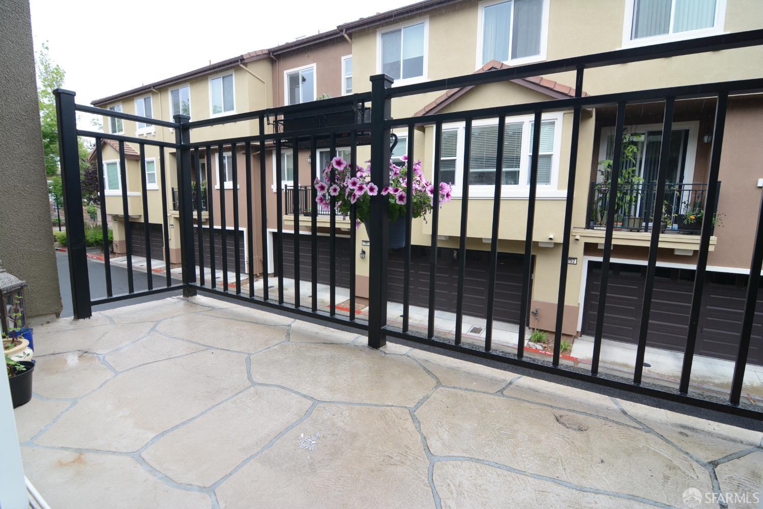 Detail Gallery Image 15 of 31 For 1194 Gliessen Ter, Sunnyvale,  CA 94089 - 2 Beds | 2/1 Baths