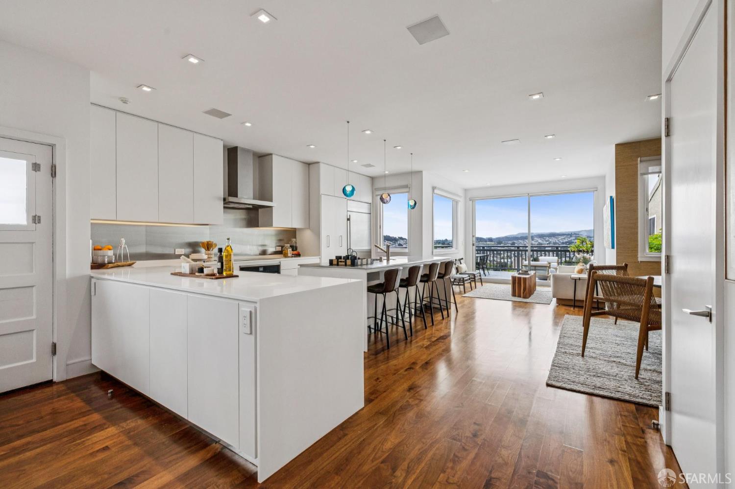 Detail Gallery Image 23 of 98 For 3627 21st St, San Francisco,  CA 94114 - 3 Beds | 3 Baths