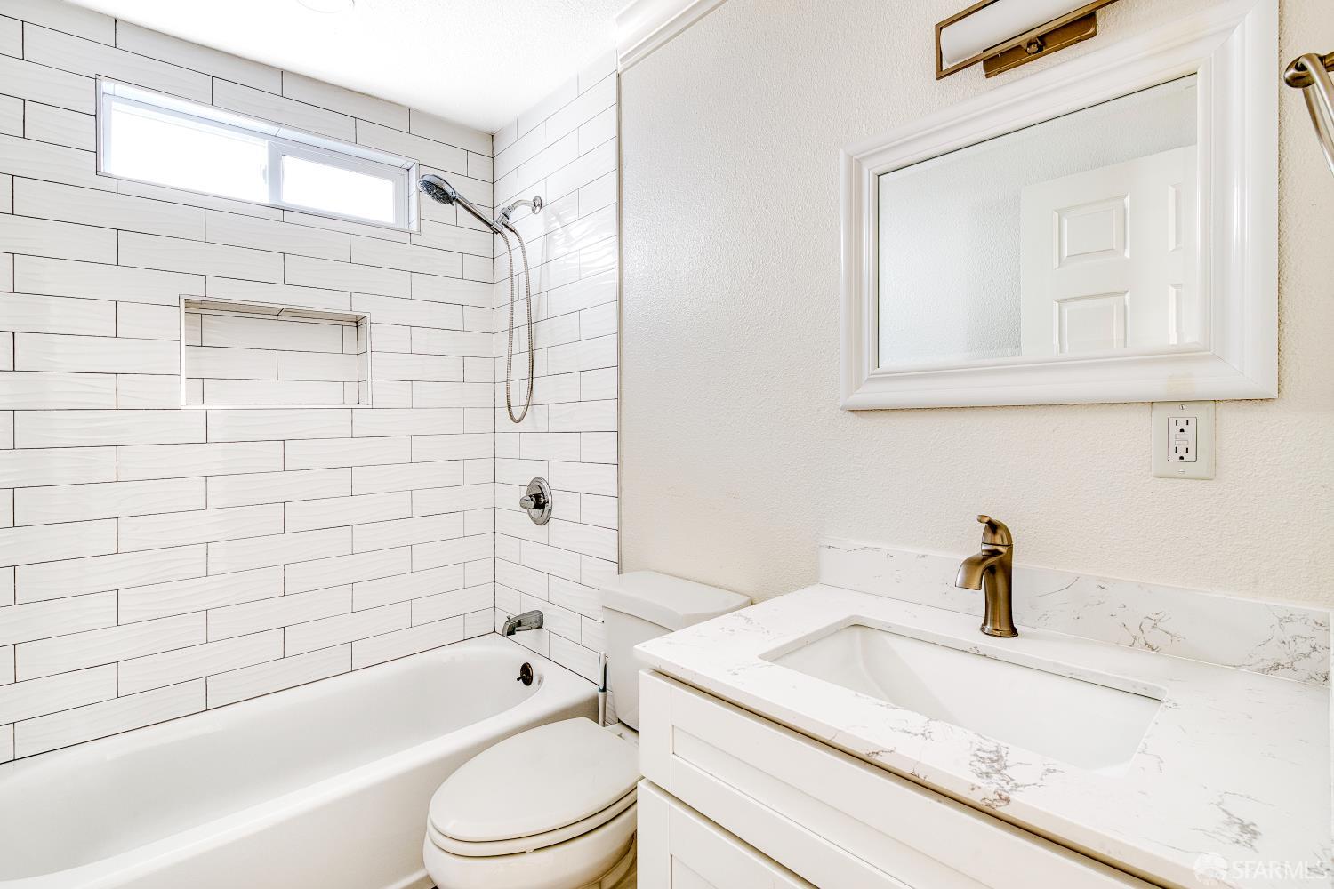 Detail Gallery Image 18 of 29 For 401 Silver Ave, Richmond,  CA 94801 - 3 Beds | 2 Baths