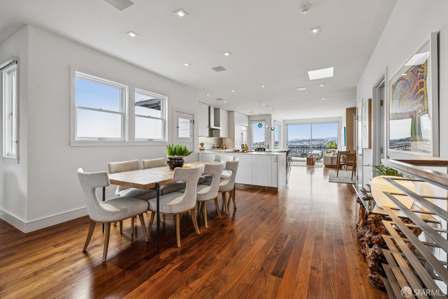 Detail Gallery Image 34 of 98 For 3627 21st St, San Francisco,  CA 94114 - 3 Beds | 3 Baths