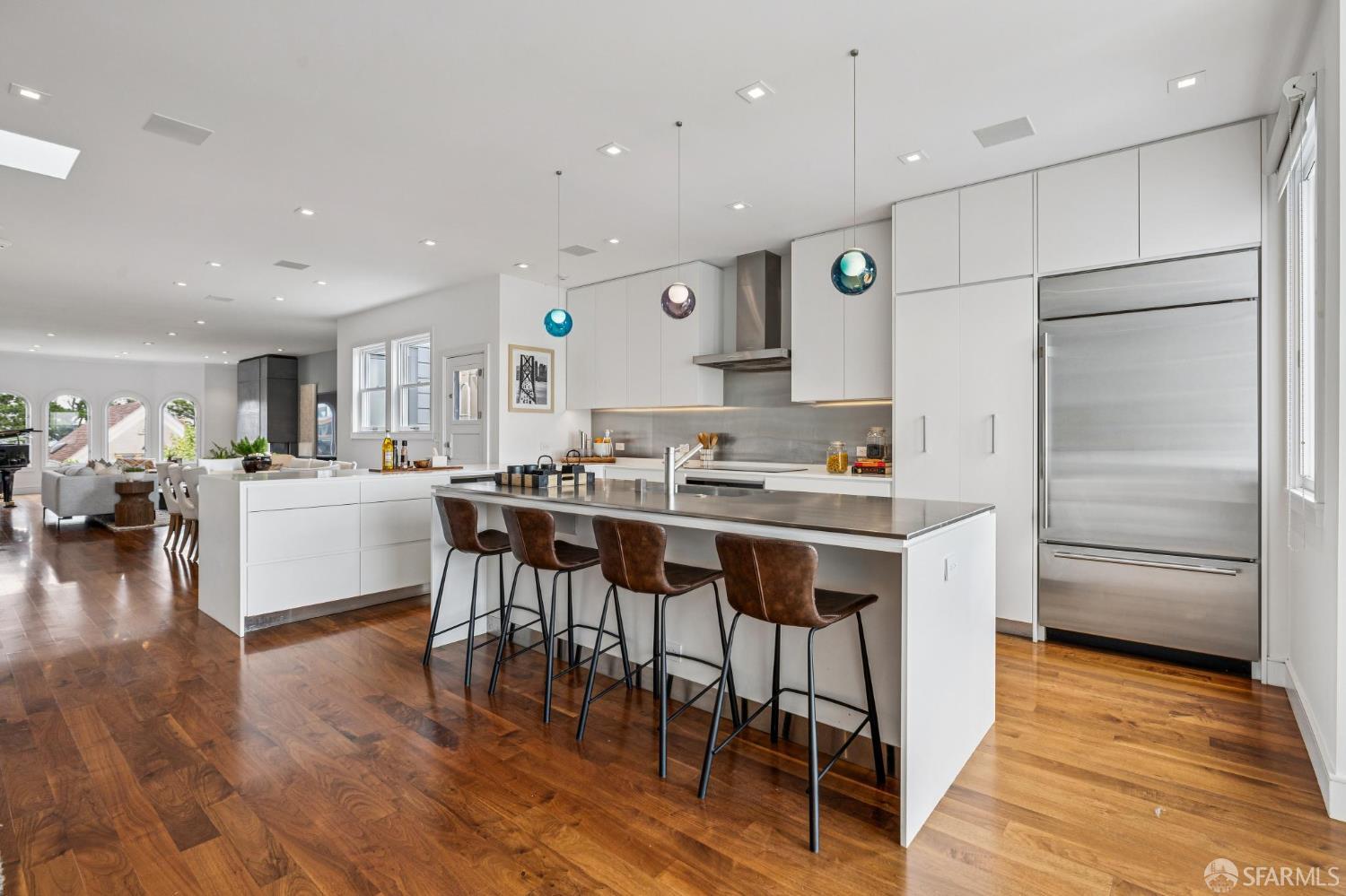 Detail Gallery Image 4 of 98 For 3627 21st St, San Francisco,  CA 94114 - 3 Beds | 3 Baths