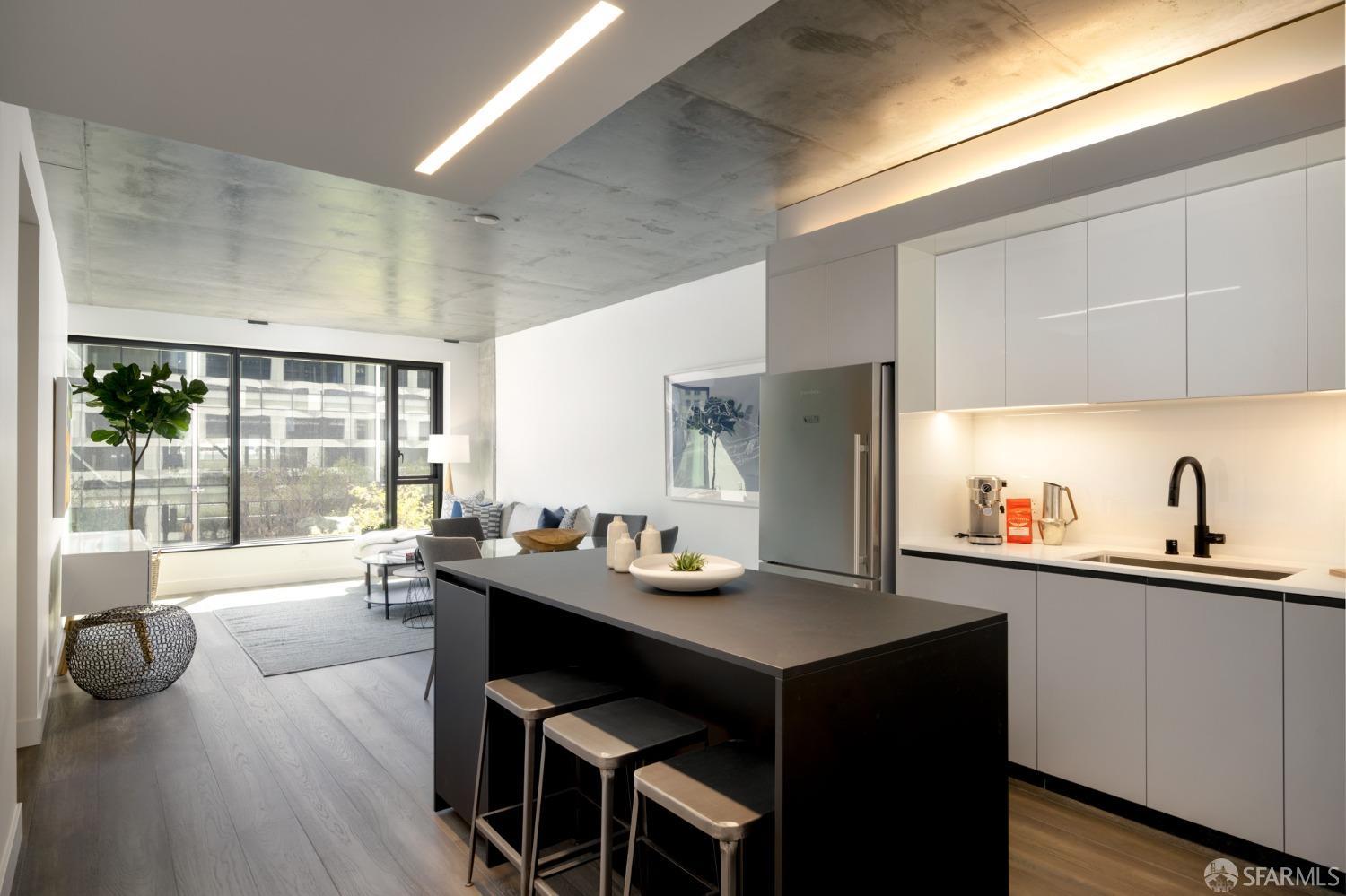 Front Image Thumbnail for SF426117630