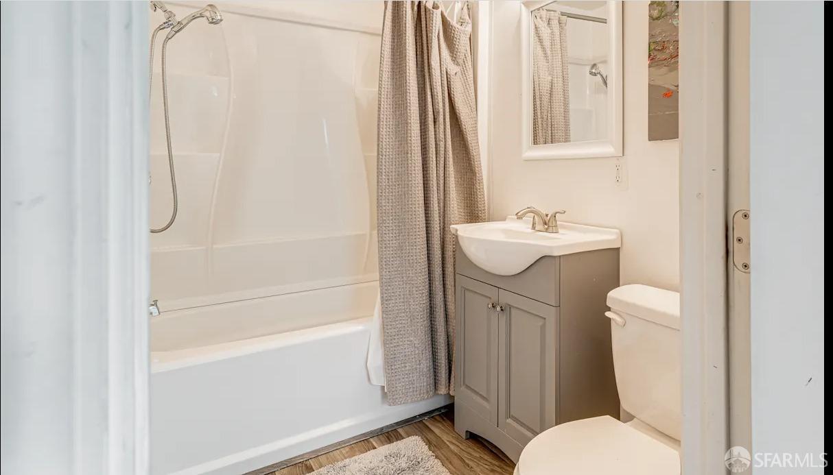 Detail Gallery Image 18 of 29 For 119 Lotus Way, East Palo Alto,  CA 94303 - 5 Beds | 4 Baths