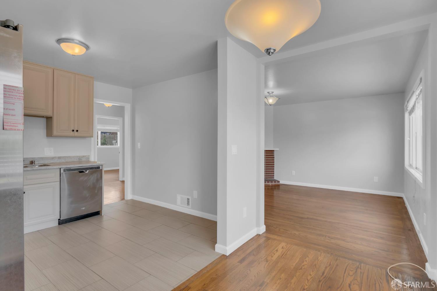 Detail Gallery Image 10 of 46 For 1560 Mckinnon Ave, San Francisco,  CA 94124 - 3 Beds | 1/1 Baths