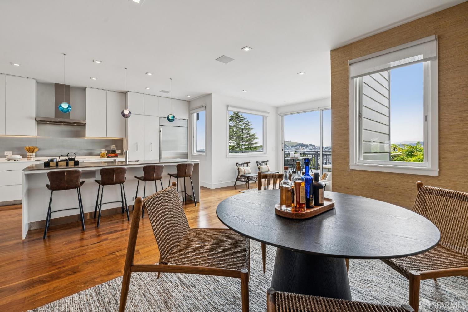 Detail Gallery Image 31 of 98 For 3627 21st St, San Francisco,  CA 94114 - 3 Beds | 3 Baths