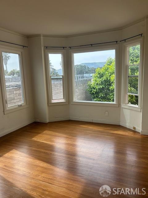 Detail Gallery Image 7 of 16 For 527 Visitacion Ave, San Francisco,  CA 94134 - 4 Beds | 2 Baths