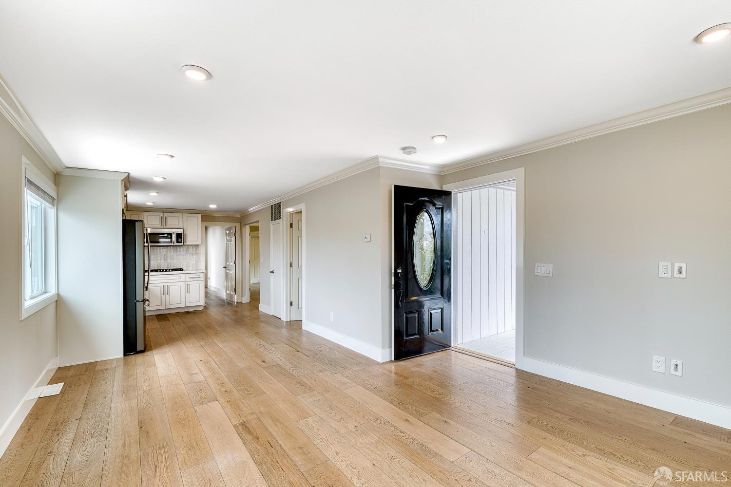 Detail Gallery Image 6 of 29 For 401 Silver Ave, Richmond,  CA 94801 - 3 Beds | 2 Baths