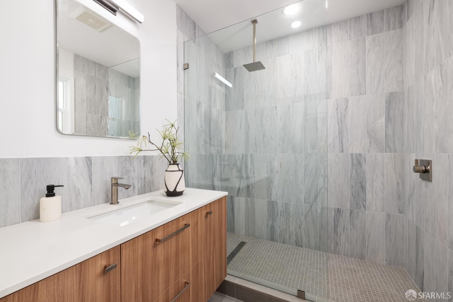 Detail Gallery Image 29 of 43 For 1400 Broadway, San Francisco,  CA 94109 - 3 Beds | 2 Baths