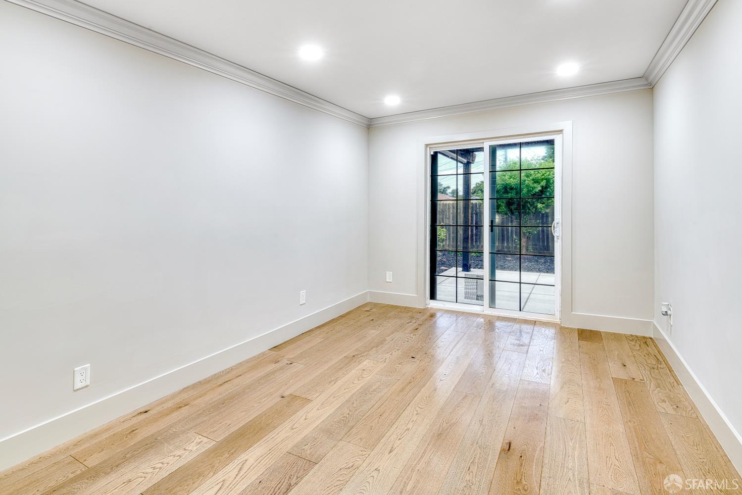 Detail Gallery Image 23 of 29 For 401 Silver Ave, Richmond,  CA 94801 - 3 Beds | 2 Baths