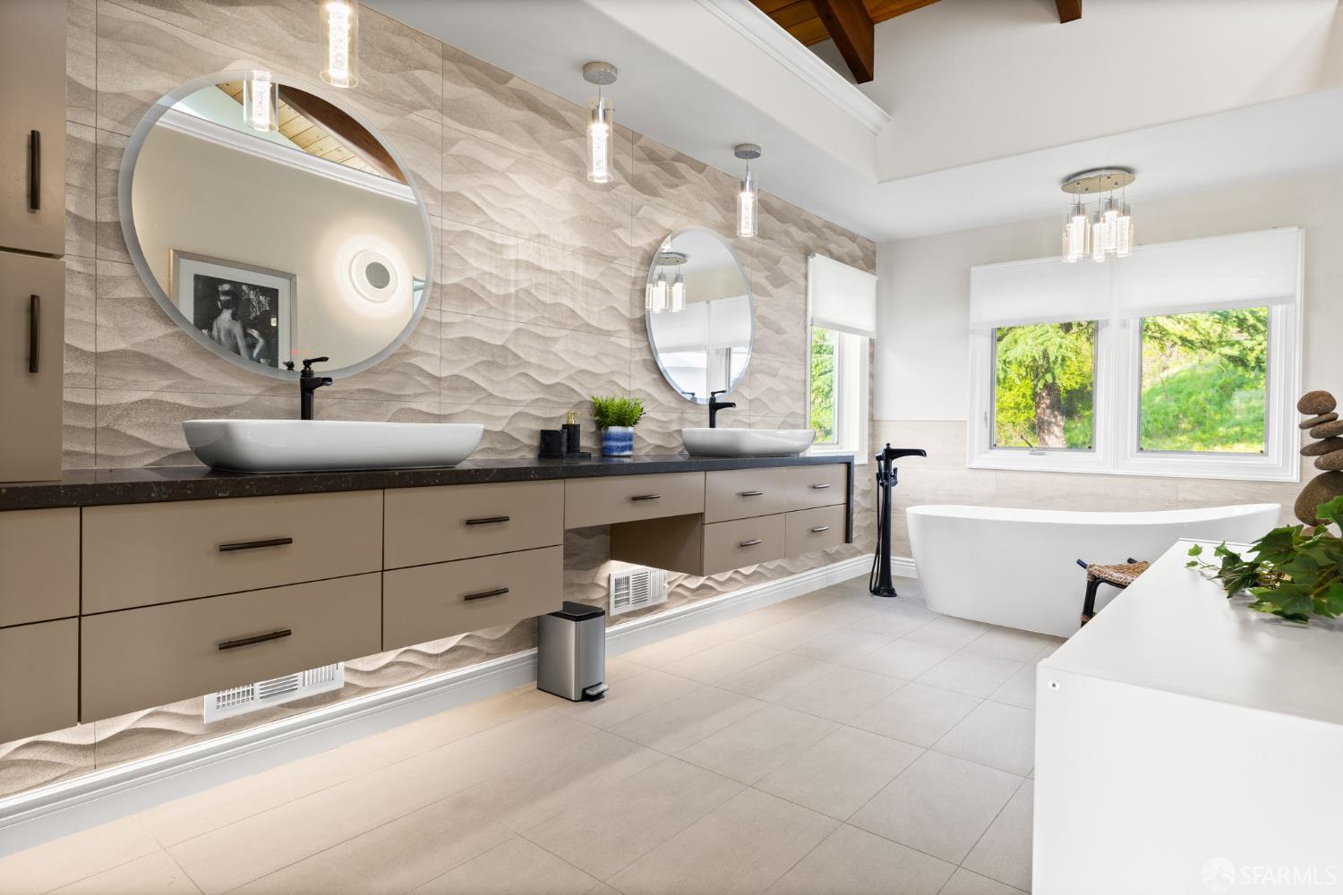 Detail Gallery Image 3 of 46 For 1125 Bollinger Cyn, Moraga,  CA 94556 - 4 Beds | 4 Baths