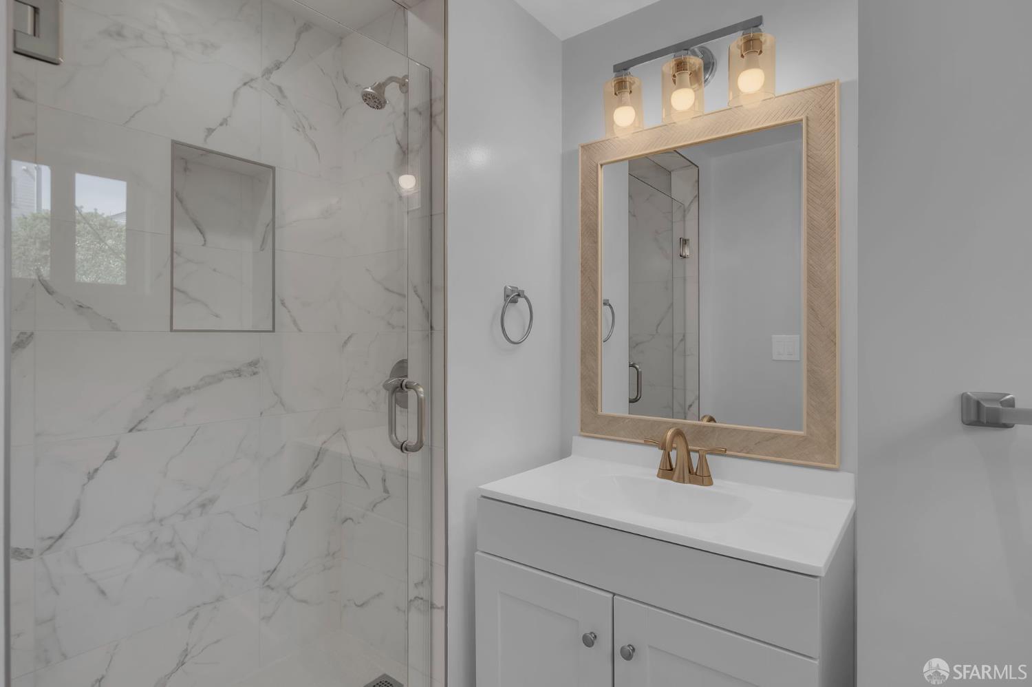 Detail Gallery Image 39 of 46 For 1560 Mckinnon Ave, San Francisco,  CA 94124 - 3 Beds | 1/1 Baths