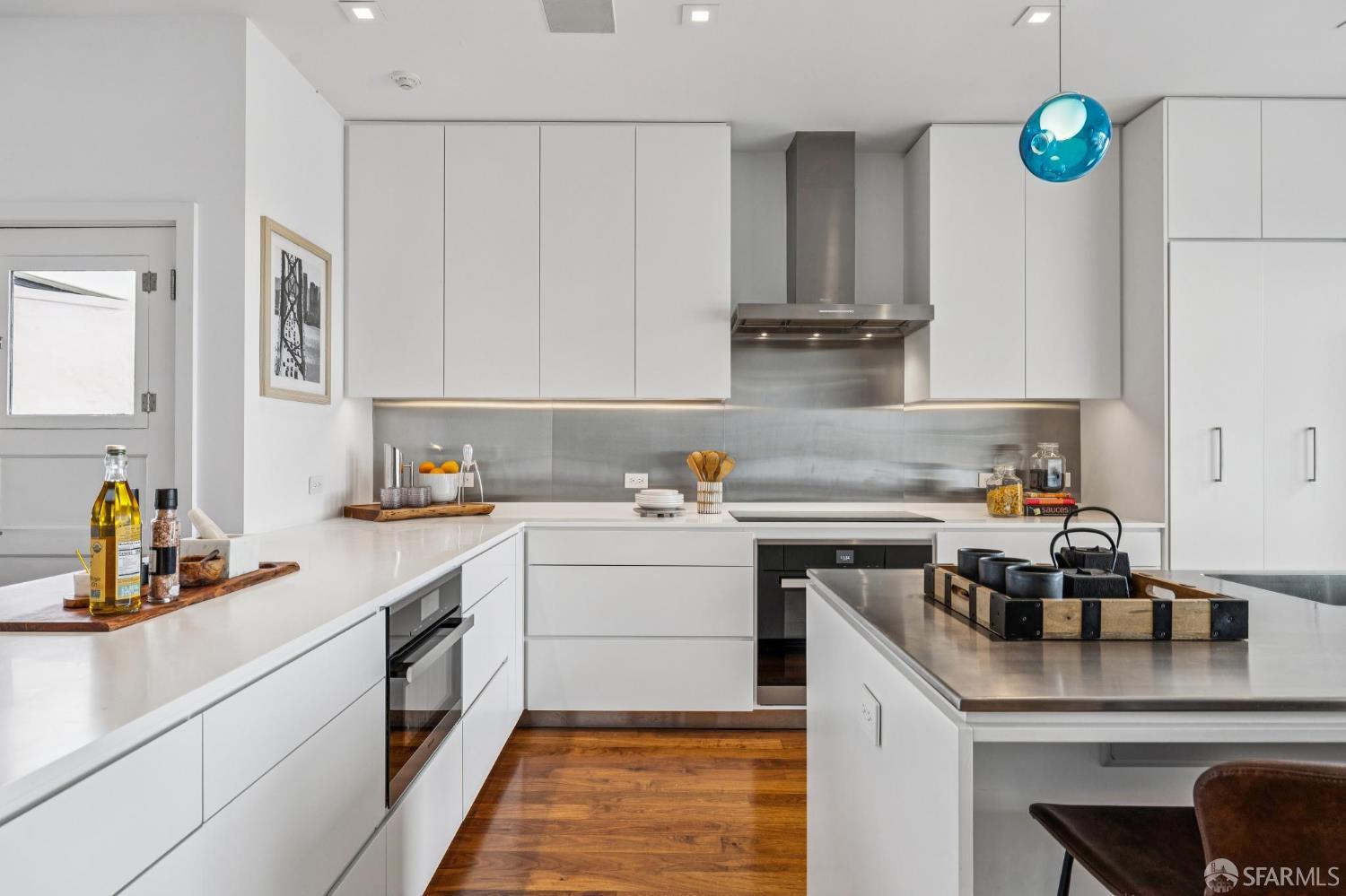 Detail Gallery Image 21 of 98 For 3627 21st St, San Francisco,  CA 94114 - 3 Beds | 3 Baths