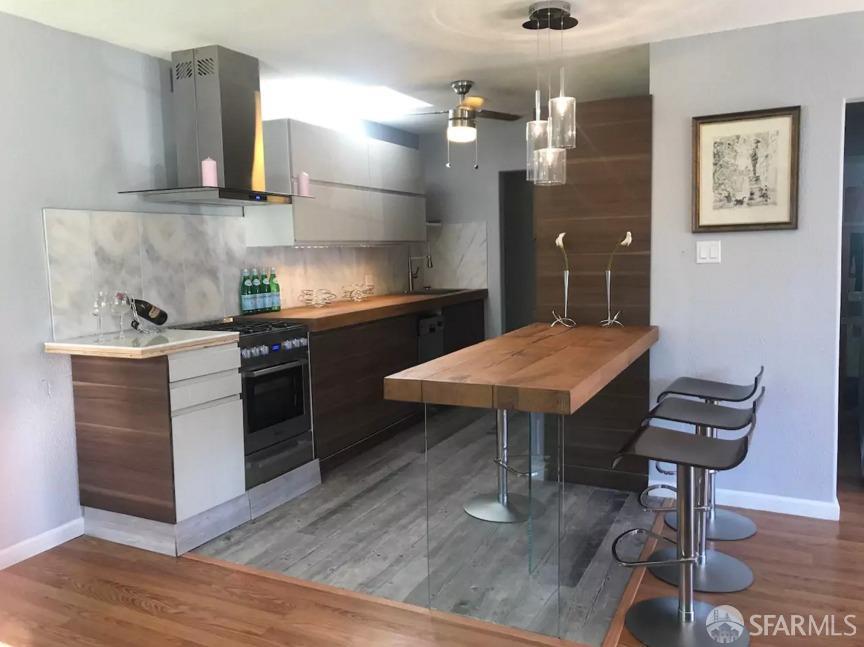 Detail Gallery Image 2 of 29 For 119 Lotus Way, East Palo Alto,  CA 94303 - 5 Beds | 4 Baths