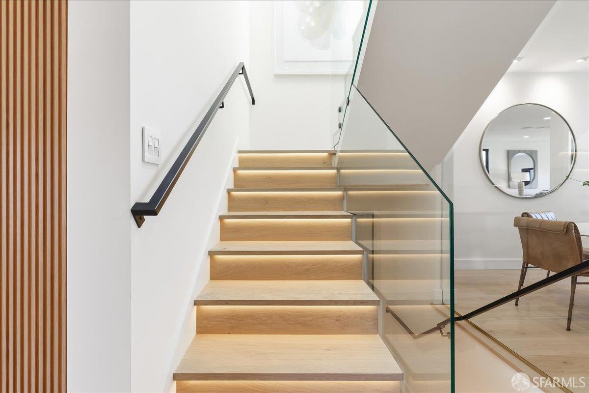 Detail Gallery Image 29 of 83 For 554 18th Ave, San Francisco,  CA 94121 - 5 Beds | 3/1 Baths