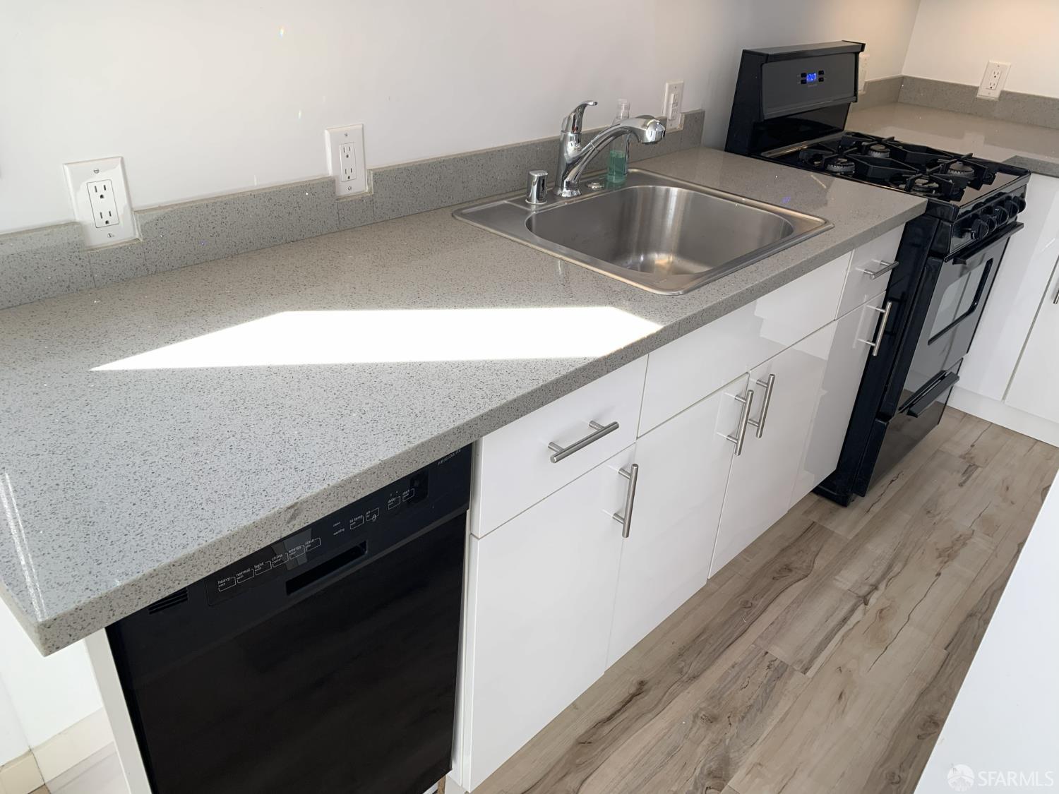 Detail Gallery Image 14 of 25 For 3312 17th St, San Francisco,  CA 94110 - – Beds | – Baths