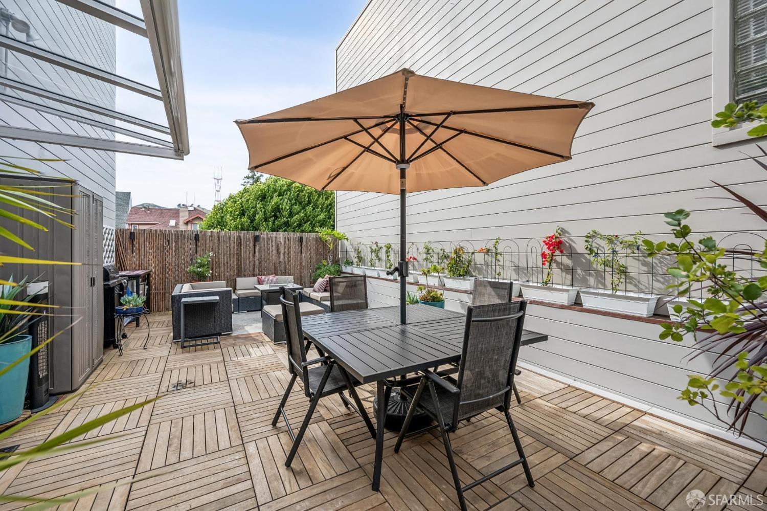 Detail Gallery Image 4 of 16 For 849 Noe St #1,  San Francisco,  CA 94114 - 1 Beds | 1 Baths