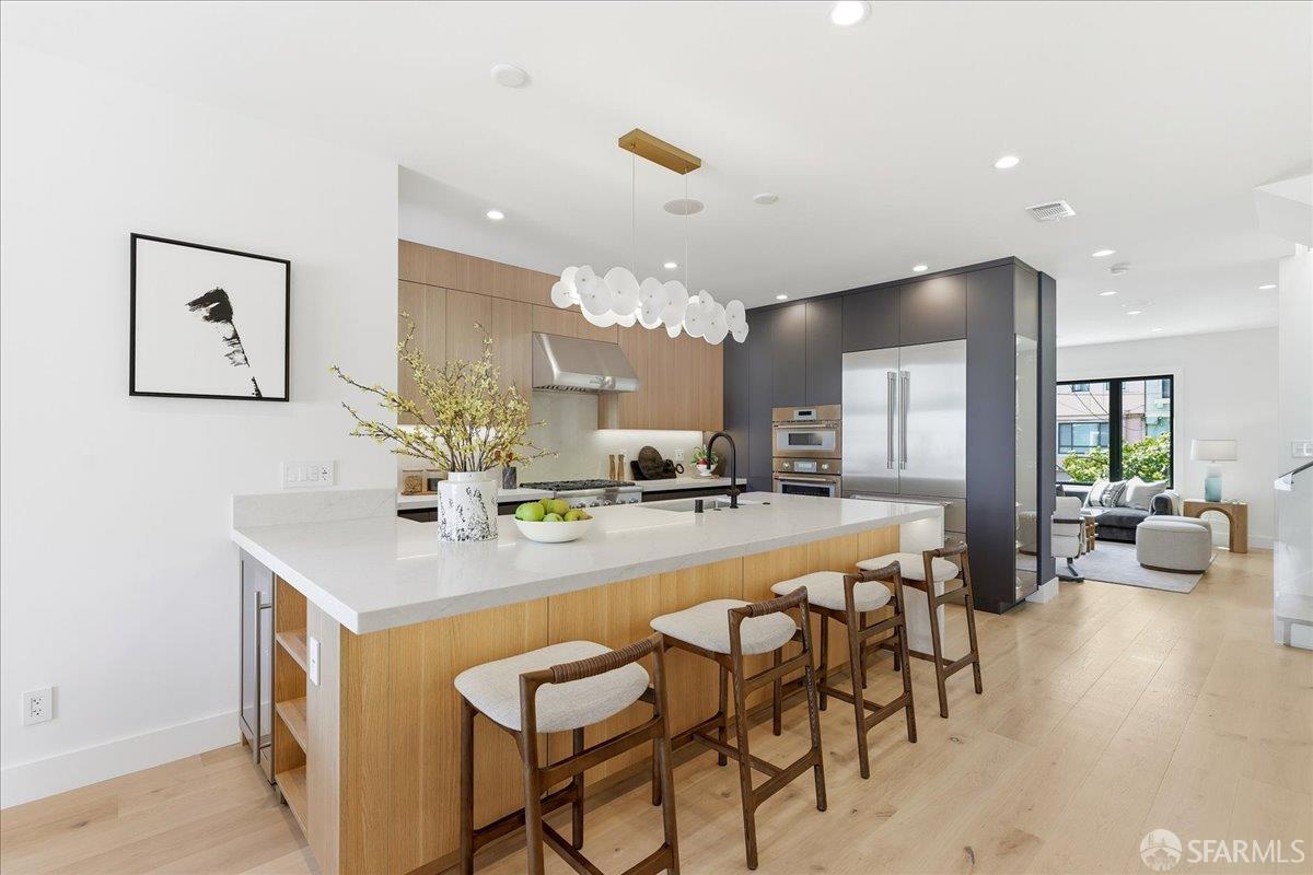 Detail Gallery Image 14 of 83 For 554 18th Ave, San Francisco,  CA 94121 - 5 Beds | 3/1 Baths