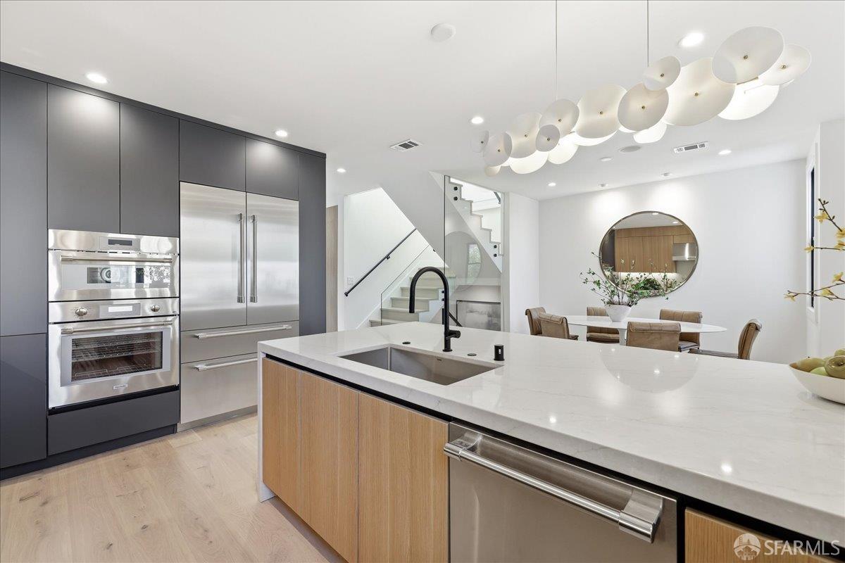 Detail Gallery Image 16 of 83 For 554 18th Ave, San Francisco,  CA 94121 - 5 Beds | 3/1 Baths