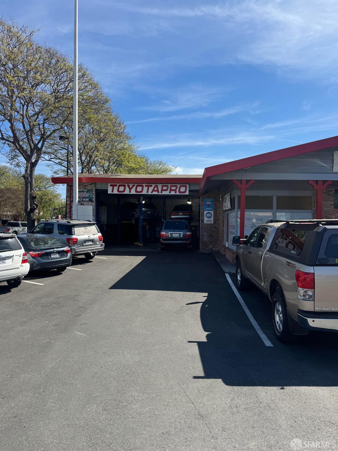 Detail Gallery Image 2 of 2 For 1700 Concord Ave, Concord,  CA  - – Beds | – Baths