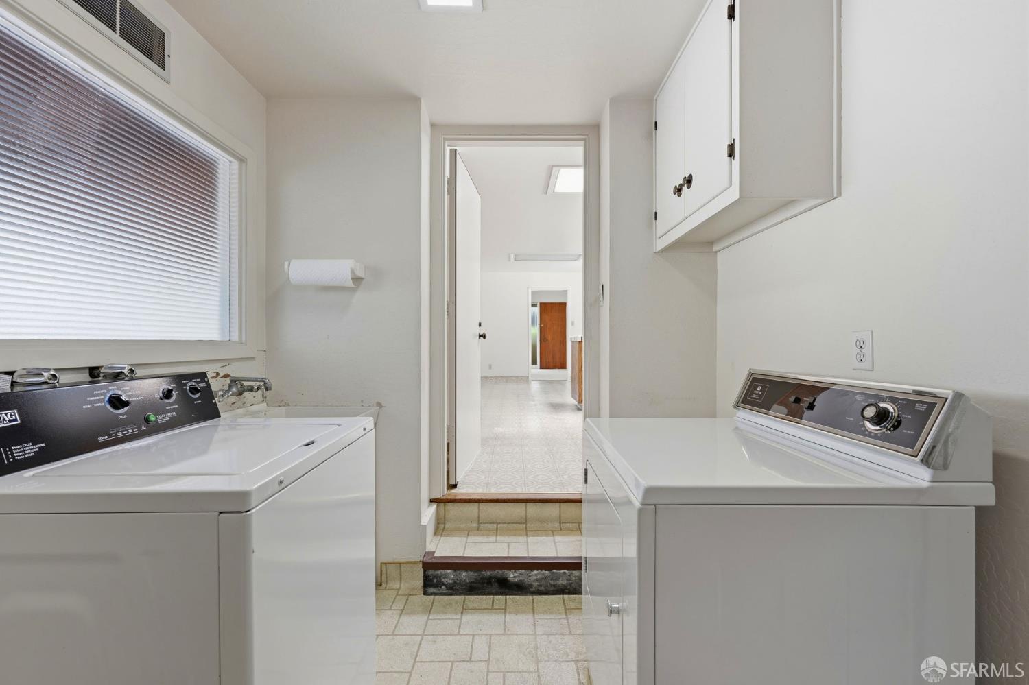 Detail Gallery Image 33 of 41 For 1322 Ashwood Ct, San Mateo,  CA 94402 - 3 Beds | 2 Baths