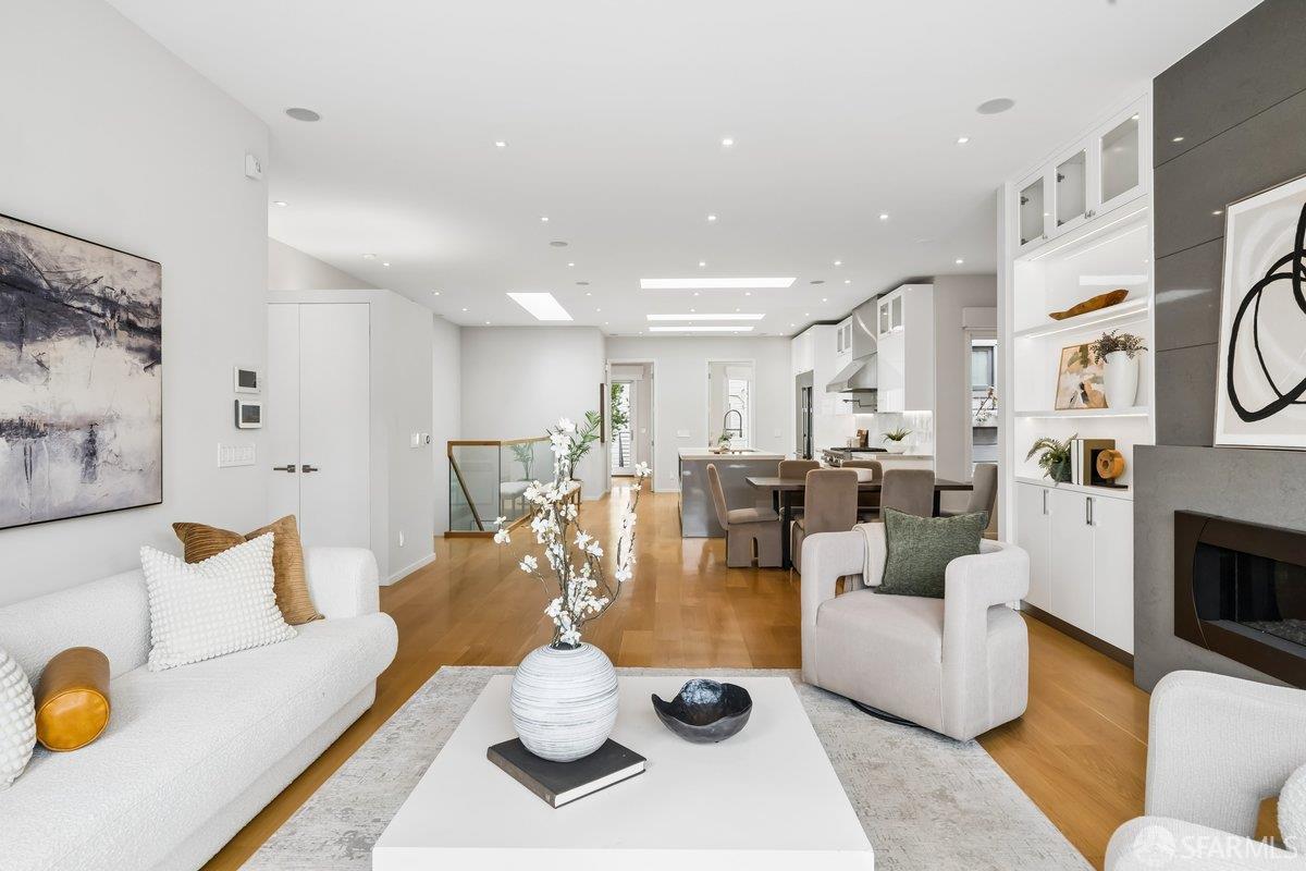 Detail Gallery Image 7 of 62 For 3107 Franklin St, San Francisco,  CA 94123 - 3 Beds | 3/2 Baths