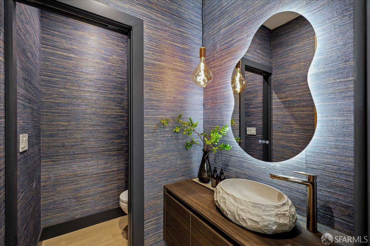 Detail Gallery Image 11 of 83 For 554 18th Ave, San Francisco,  CA 94121 - 5 Beds | 3/1 Baths