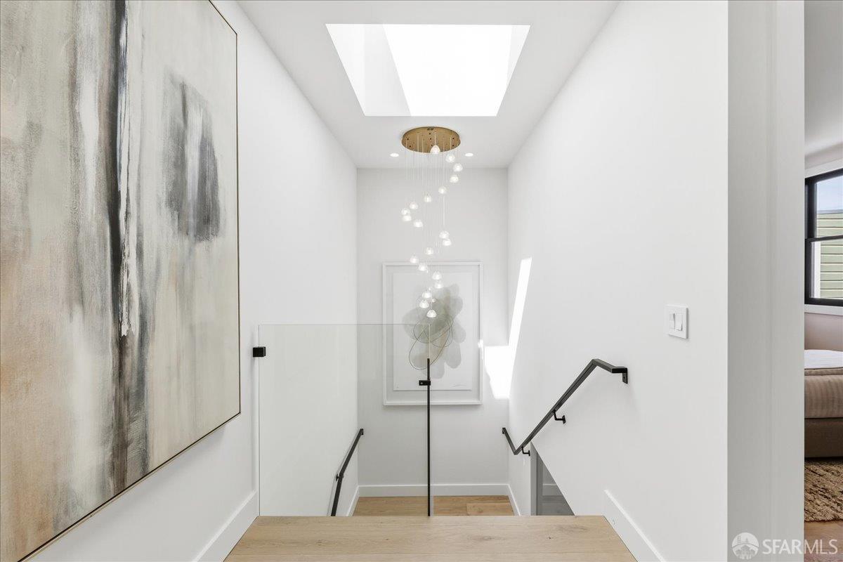 Detail Gallery Image 30 of 83 For 554 18th Ave, San Francisco,  CA 94121 - 5 Beds | 3/1 Baths