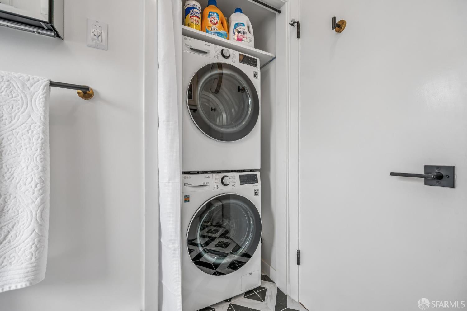Detail Gallery Image 14 of 16 For 849 Noe St #1,  San Francisco,  CA 94114 - 1 Beds | 1 Baths