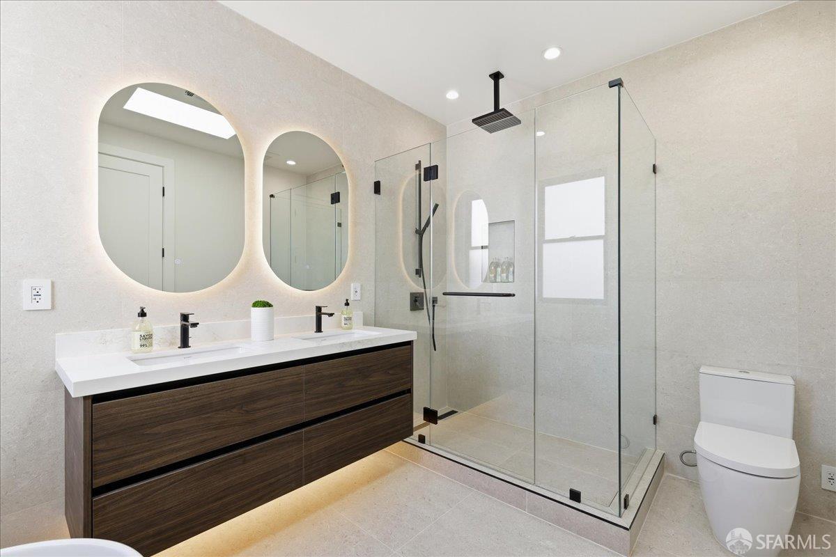 Detail Gallery Image 39 of 83 For 554 18th Ave, San Francisco,  CA 94121 - 5 Beds | 3/1 Baths