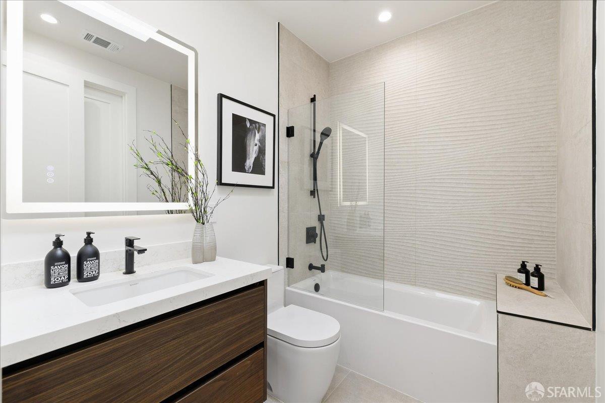 Detail Gallery Image 42 of 83 For 554 18th Ave, San Francisco,  CA 94121 - 5 Beds | 3/1 Baths