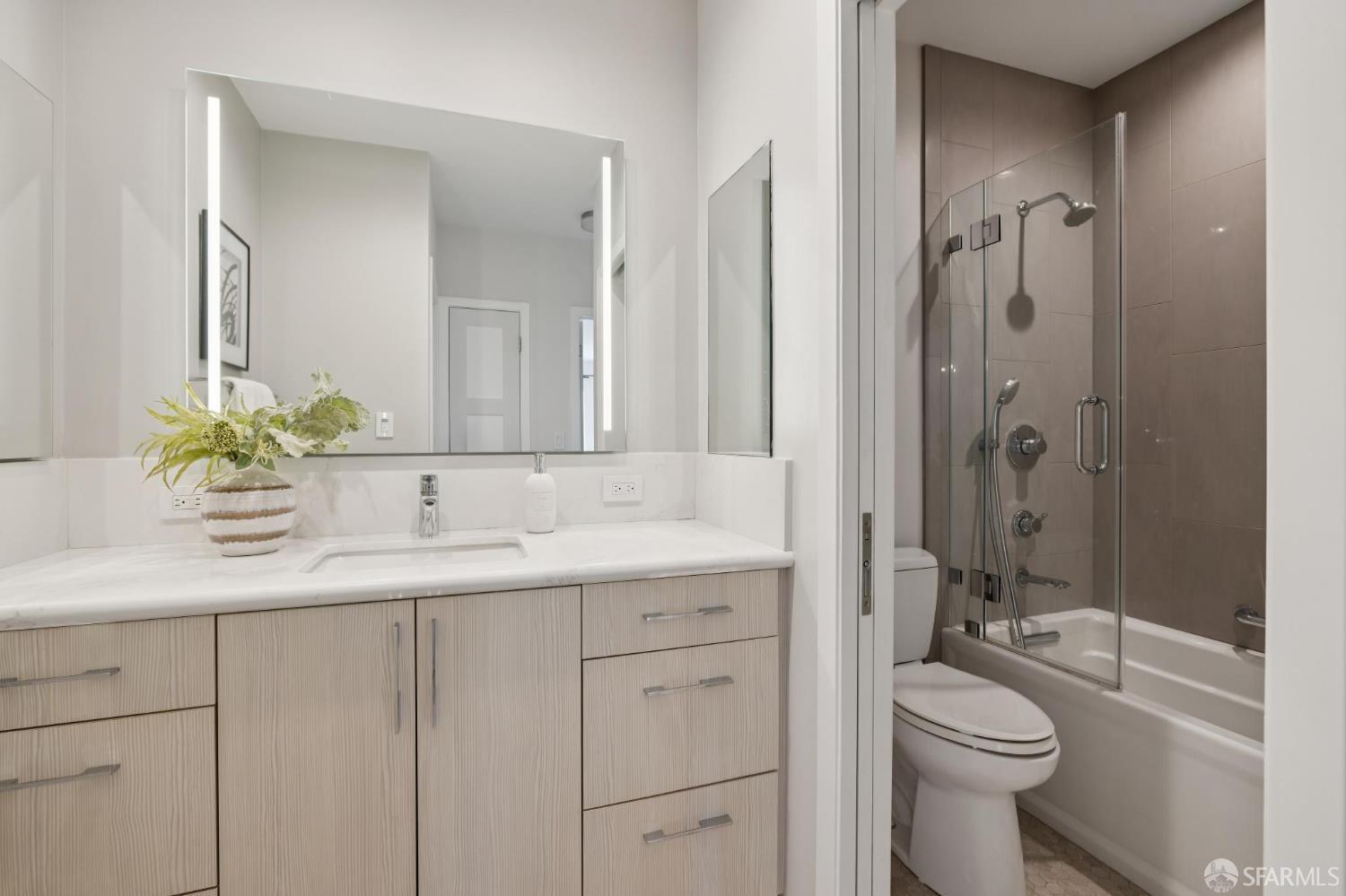 Detail Gallery Image 12 of 13 For 1350 California St #302,  San Francisco,  CA 94109 - 1 Beds | 1 Baths