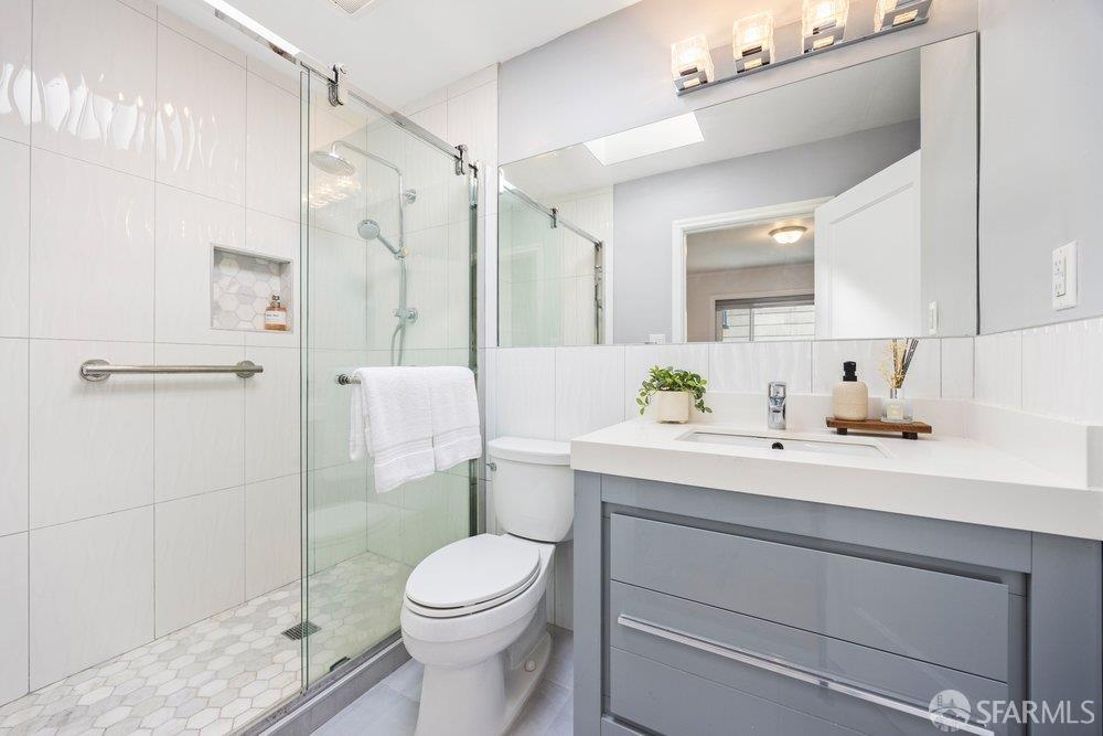 Detail Gallery Image 13 of 27 For 1500 41st Ave, San Francisco,  CA 94122 - 3 Beds | 3 Baths