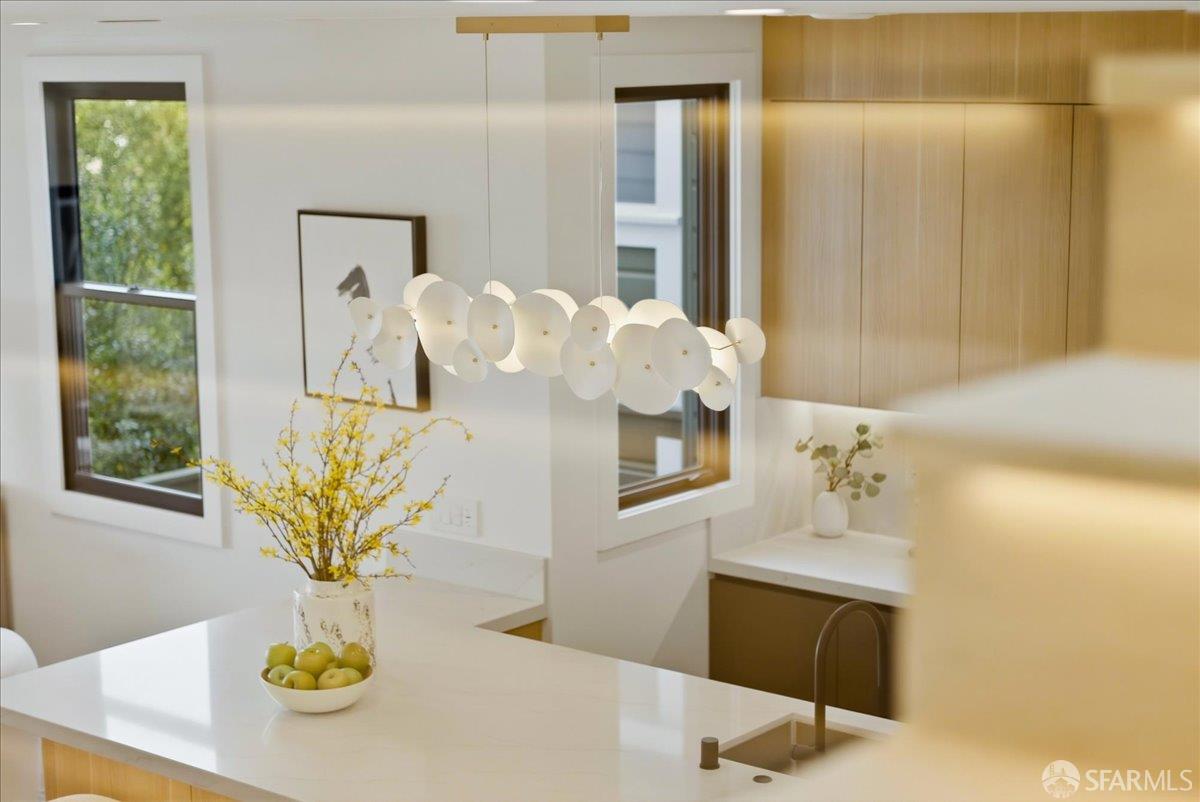 Detail Gallery Image 27 of 83 For 554 18th Ave, San Francisco,  CA 94121 - 5 Beds | 3/1 Baths