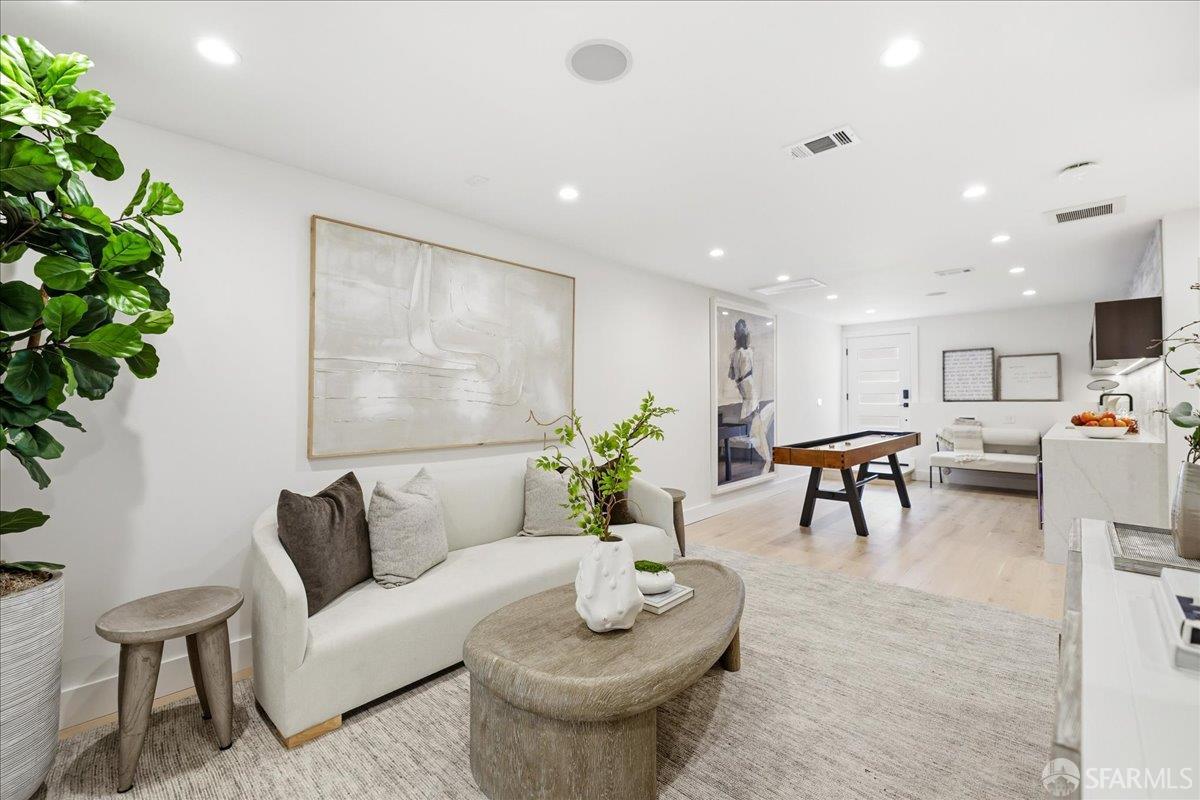 Detail Gallery Image 56 of 83 For 554 18th Ave, San Francisco,  CA 94121 - 5 Beds | 3/1 Baths