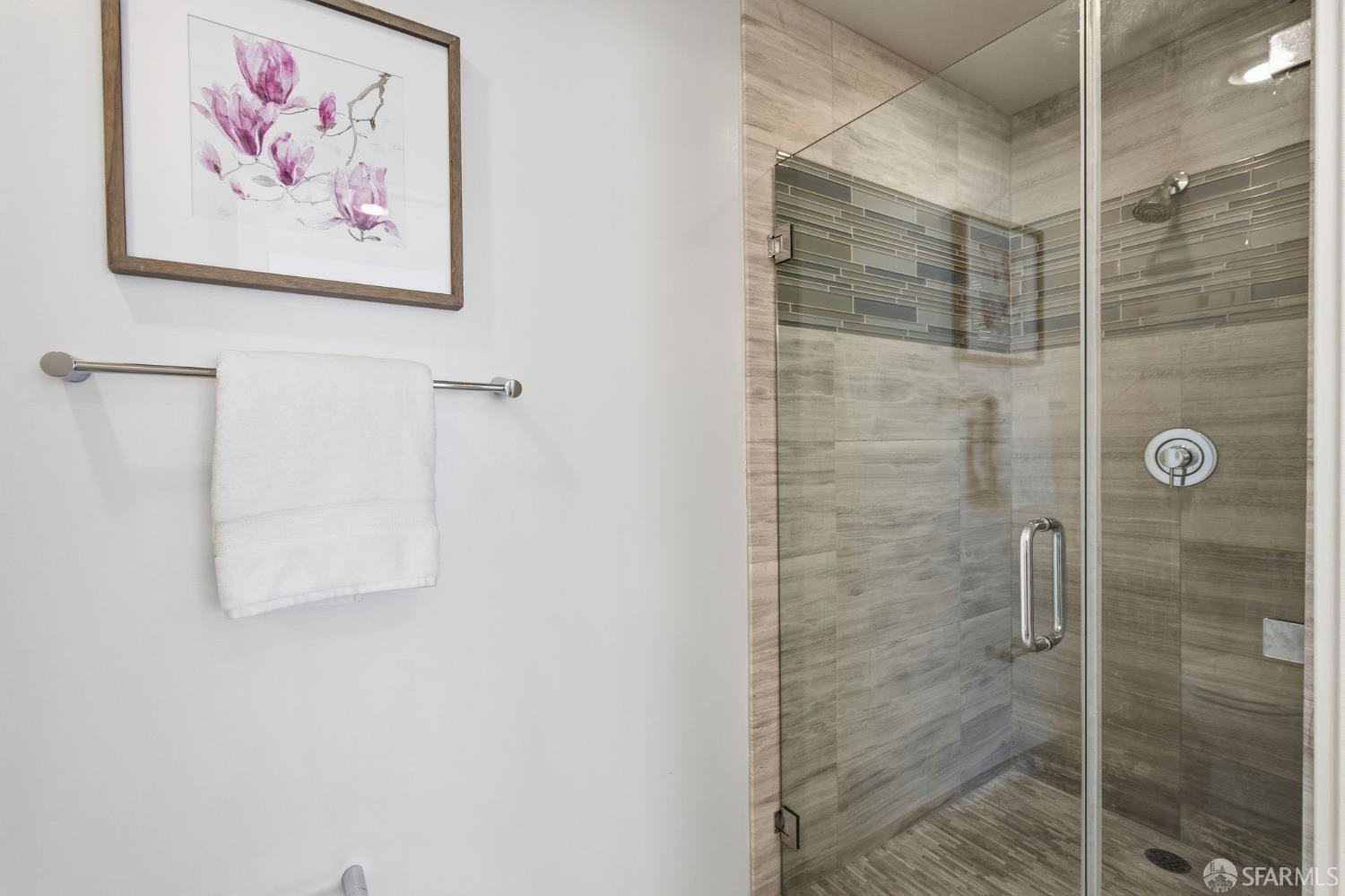 Photo #25: 426117944 Listing: Photo #25