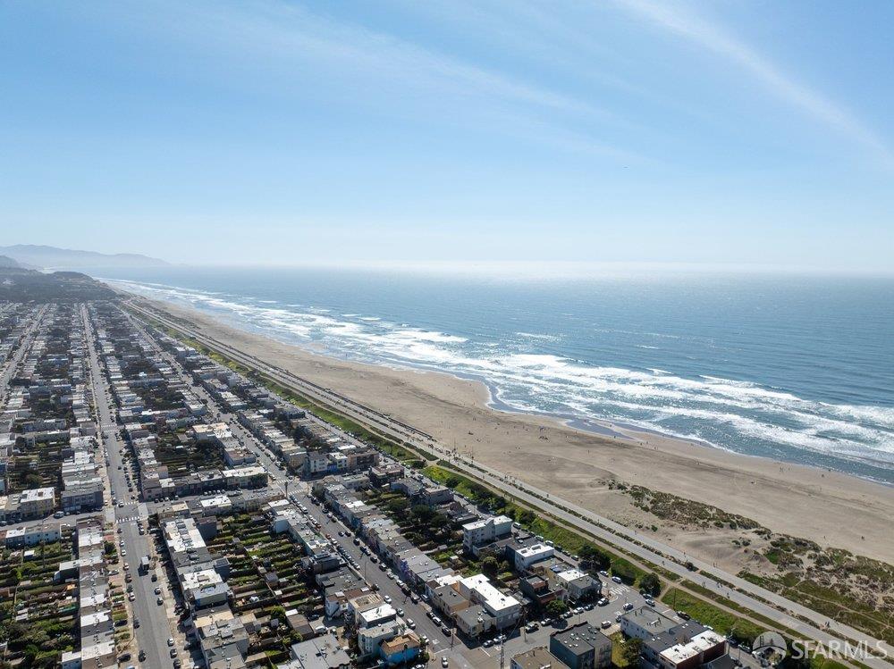 Detail Gallery Image 8 of 27 For 1500 41st Ave, San Francisco,  CA 94122 - 3 Beds | 3 Baths