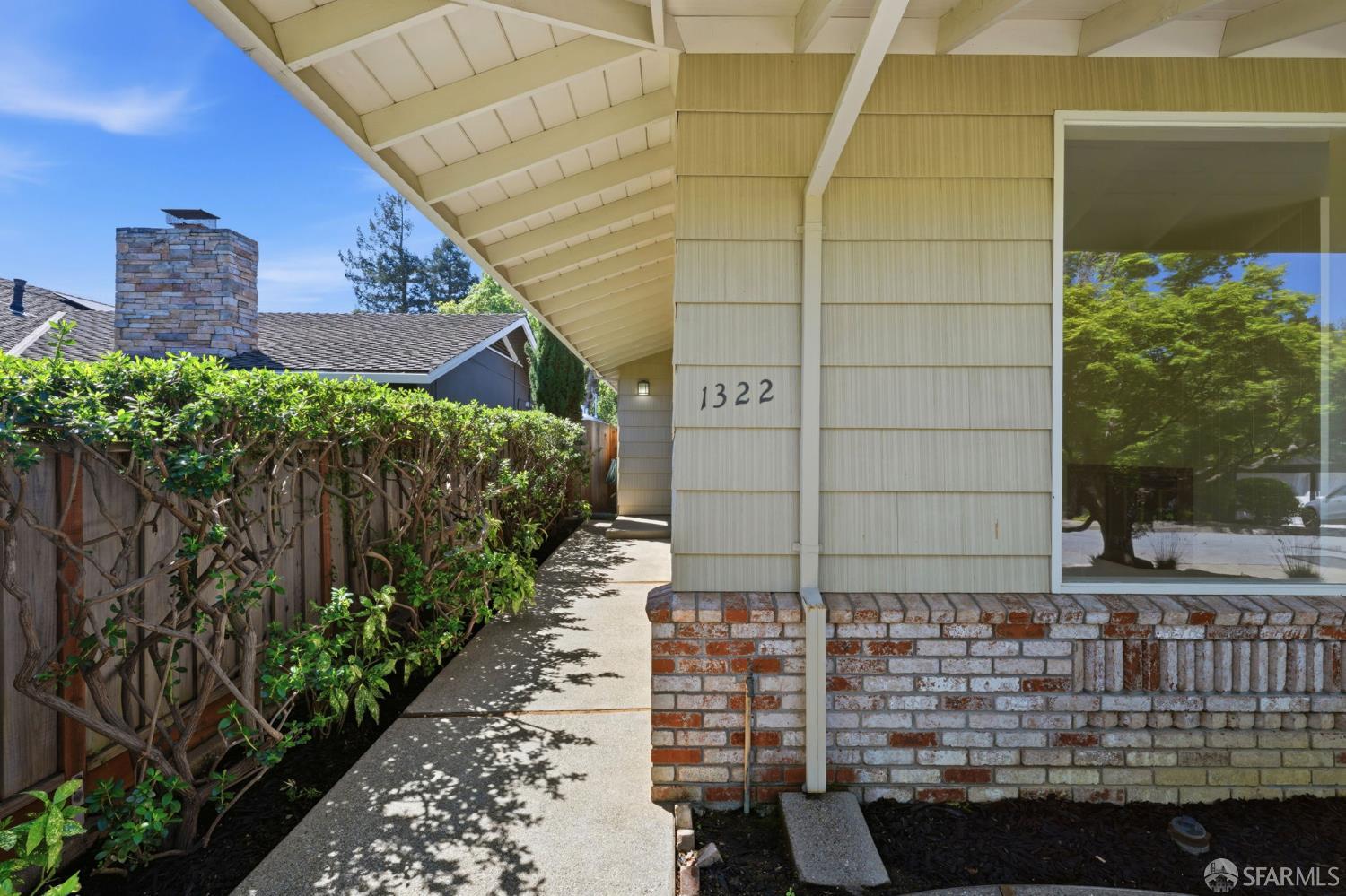 Detail Gallery Image 4 of 41 For 1322 Ashwood Ct, San Mateo,  CA 94402 - 3 Beds | 2 Baths