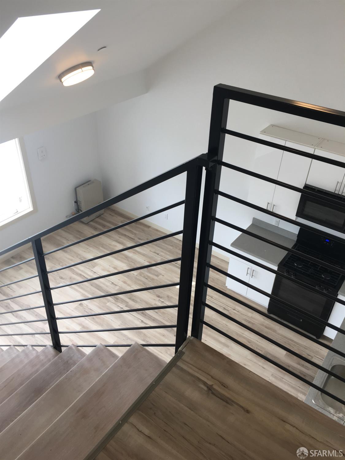 Detail Gallery Image 4 of 25 For 3312 17th St, San Francisco,  CA 94110 - – Beds | – Baths