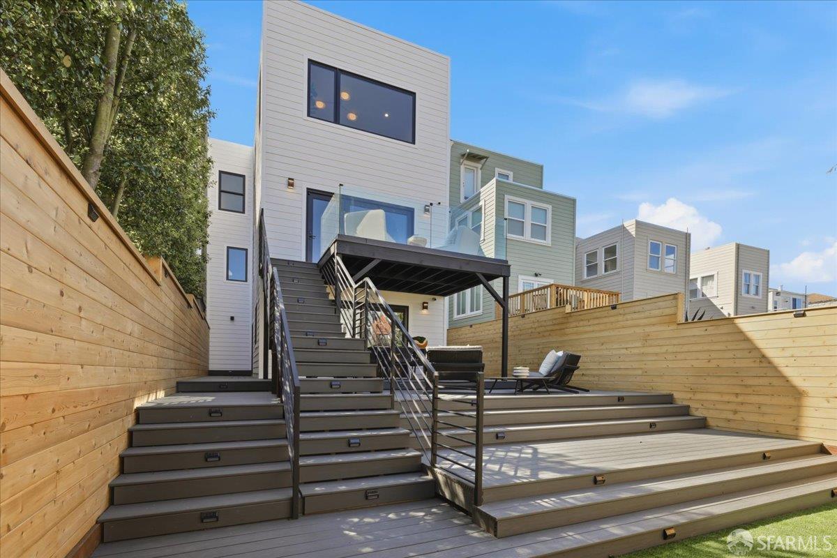 Detail Gallery Image 64 of 83 For 554 18th Ave, San Francisco,  CA 94121 - 5 Beds | 3/1 Baths